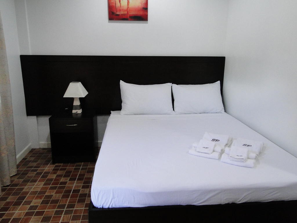 Susan'S Place Bed And Breakfast Puerto Princesa Стая снимка